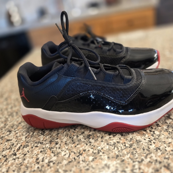 Jordan 11s CMFT low - Picture 2 of 7